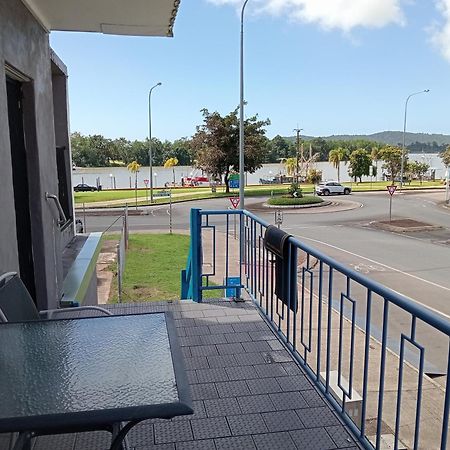 Innisfail Riverfront Motel ภายนอก รูปภาพ